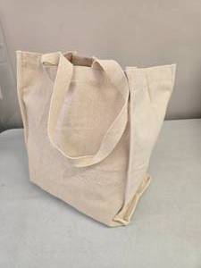 lot 46 image: 18 - Cotton Canvas Tote Bags - 12 x 13.5