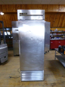 lot 31 image: True Single Door Cooler