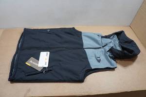 lot 27 image: Blackfish Gale Vest - Small