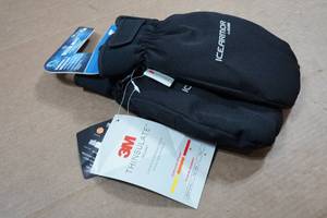 lot 43 image: Clam Ice Armor Delta Mitts - Medium