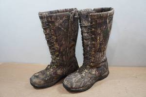 lot 73 image: Guide Gear Snake Boots - Size 10.5