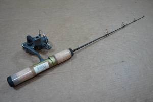 lot 98 image: Grizzlys Rod & Reel Combo