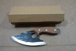 lot 108 image: Rolled Carbon Steel Finger Hole Hunting Knife
