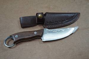 lot 111 image: Viking 9.5 Hammered Carbon Knife