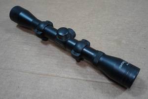 lot 122 image: Center Point Rifle Scope 4x32