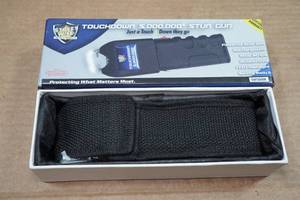 lot 126 image: Street Wise Touchdown 5,000,000 Stun Gun