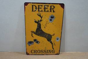 lot 174 image: Novelty Metal Sign - Deer Crossing