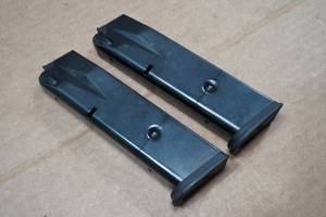 lot 1S image: Beretta .40 S&W Pistol Magazines