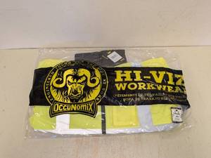 lot 3 image: NEW OCCUNOMIX HI-VIZ WORKWEAR BOMBER JACKET SMALL