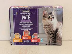 lot 44 image: NEW KIRKLAND SIGNATURE 3-FLAVOR VARIETY PACK PATE CAT FOOD