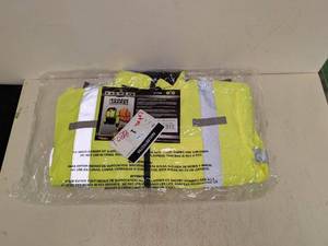 lot 6 image: NEW RADWEAR TWO-IN-ONE BOMBER JACKET WITH REMOVABLE FLEECE LINER (XL)