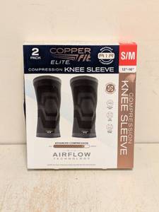 lot 103 image: NEW COPPERFIT ELITE COMPRESSION KNEE SLEEVE SMALL 2PK.