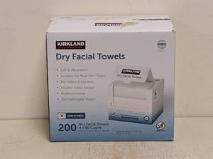 lot 134 image: KIRKLAND SIGNATURE DRY FACIAL TOWELS 200PK