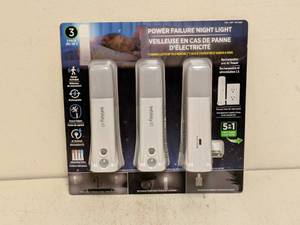 lot 192 image: NEW POWER FAILURE NIGHTLIGHT 3PK