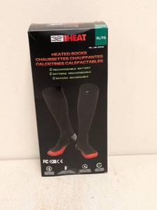 lot 210 image: 32 DEGREE HEATED SOCKS XL