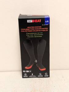 lot 211 image: 32 DEGREE HEATED SOCKS LARGE