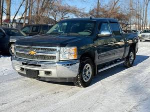 lot 12 image: 2012 CHEVROLET SILVERADO 1500 LS No Accidents  113k Miles  4x4 (NO RESERVE)