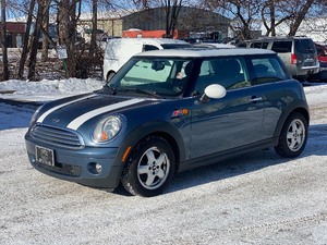 lot 18 image: 2010 MINI COOPER 2 Owner  No Accidents  104k Miles (NO RESERVE)