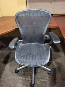 lot 20 image: Ergonomic Mesh Office Chair - Black, Adjustable Arms & 5-Star Base