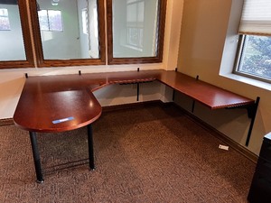 lot 91 image: Executive L-Shaped Desk - Cherry Finish, 72in Long with Curved Left End & Keyboard Tray
