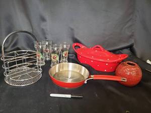 lot 7 image: Schmidts Beer Glasses (4)  Red Enamel Cookware & Wire Basket - Vintage Kitchen Lot