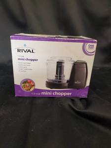 lot 11 image: Rival 1.5-Cup Mini Chopper