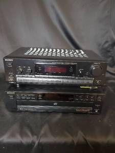 lot 26 image: Sony Vintage Receiver  5-Disc CD Changer Dual-Unit Stereo System