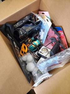 lot 50 image: Assorted Fashion Accessories Lot - Sunglasses, Jewelry & Hair Accessories