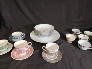 lot 55 image: Mikasa Wedding Band Fine China Teacups & Saucers - Assorted Patterns, Gold Rim