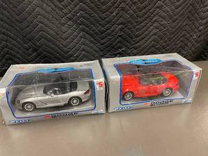 lot 49 image: Welly 2003 Dodge Viper Collection 124 Die-Cast 2-Pack