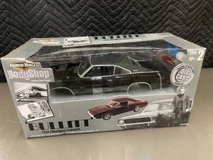 lot 51 image: Bullitt 1968 Dodge Charger 118 Die-Cast Activity Set - American Muscle BodyShop