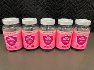 lot 89 image: Vital Proteins Beauty Gummies Glow Getter Strawberry 60 Gummies - Lot of 5