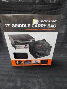 lot 26 image: Blackstone 17 Griddle Carry Bag