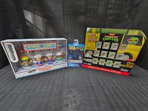 lot 145 image: Superman Smart Watch Stranger Things Scoops Ahoy Funko Turtles Bitty Pop