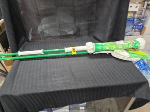 lot 192 image: NEW Libman Mop Broom And Dust Pan