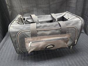 lot 199 image: Samsonite Pet Carrier Bag