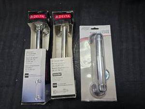 lot 222 image: 2 Delta 9 assist Bar   1 toilet paper holder