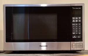 lot 84H image: LL - Panasonic NN-SU686S Genius Sensor 1100W Microwave