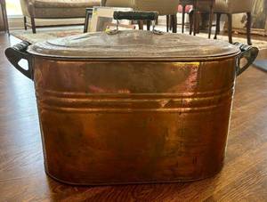 lot 119H image: LR - Antique Copper Wash Tub  Boiler with Lid