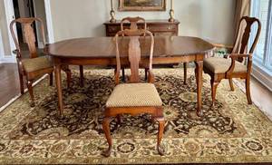 lot 1D image: Vintage Pennsylvania House Vintage Oval Dining Table Set