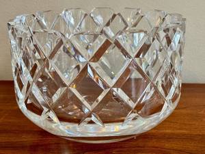 lot 19D image: Orrefors Crystal Bowl - 8 in diameter, 5.25 in high, Diamond-Cut Pattern