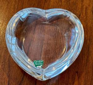 lot 20D image: O - Orrefors Sweden Heart-Shaped Paperweight