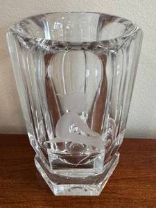 lot 29D image: Kosta Boda Crystal Vase - 6 in Tall, Frosted Etched Silhouette