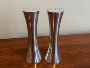 lot 34D image: DR - Nambe Salt & Pepper Shakers - 5-Inch Tall Teardrop Style