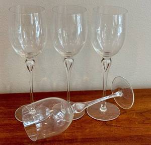 lot 45D image: 4-Piece Clear Glass Stemmed Wine Glass Set