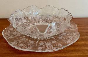 lot 61D image: LNDRY - New Martinsville Prelude Centerpiece Bowl & Matching Platter - Antique Clear Glass