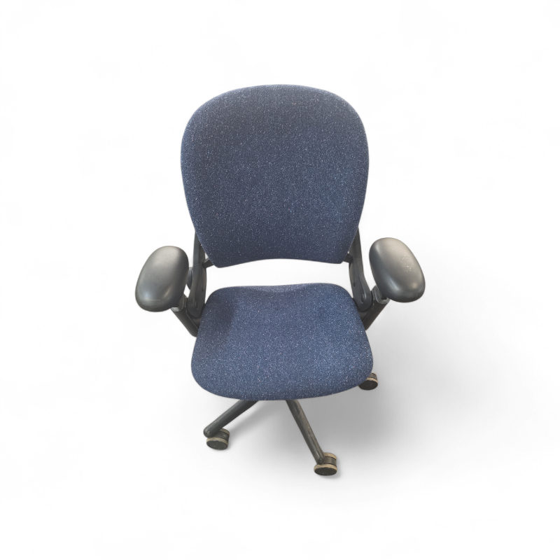 lot 77 image: Steelcase Leap V1 blue