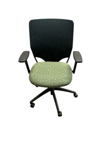 lot 105 image: Izzy Task Chair Green Seat