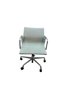 lot 102 image: Herman Miller SETU Mesh back