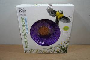 lot 7 image: Regal BirdbathFeeder with Ground Stake